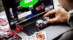 Ilustrasi metode pembayaran praktis menggunakan Rupiah secara online
